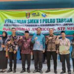 Thomas Americo apresiasi guru guru DiSMKN 1 Pulau Tabuan 65e19c31db4cab8bbf952261c9ff3d3e
